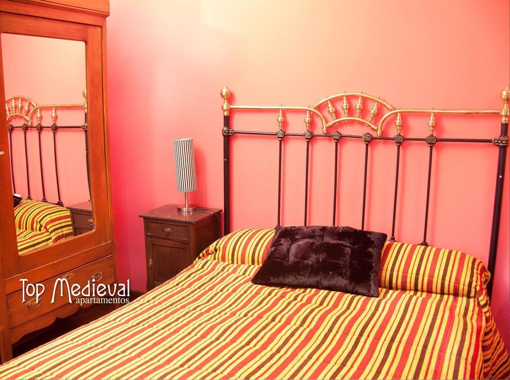 סיגואנזה Apartamentos Top Medieval מראה חיצוני תמונה