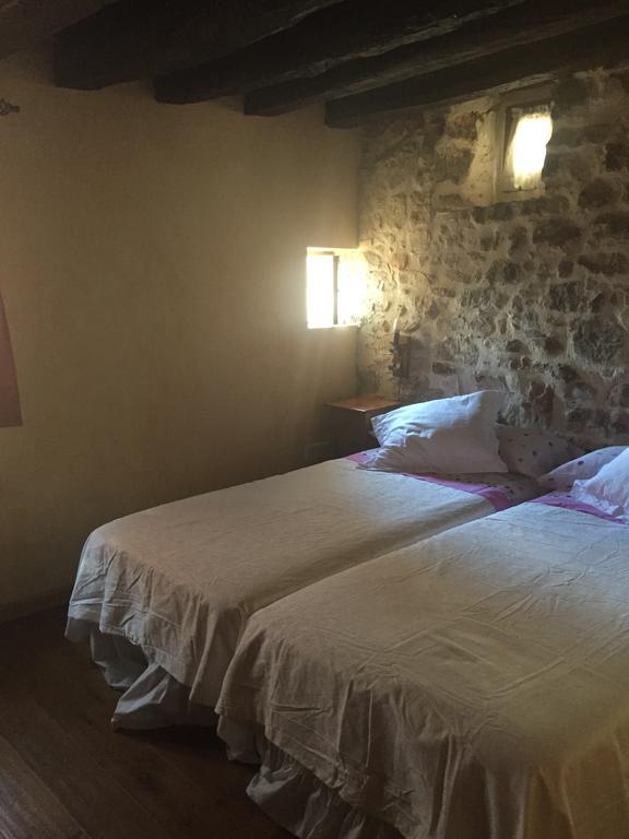 סיגואנזה Apartamentos Top Medieval מראה חיצוני תמונה