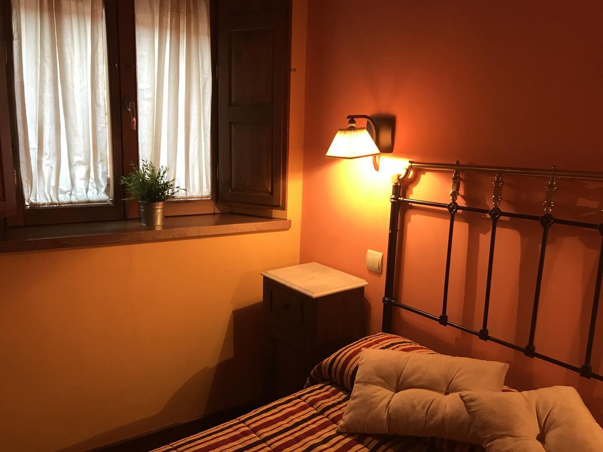 סיגואנזה Apartamentos Top Medieval מראה חיצוני תמונה